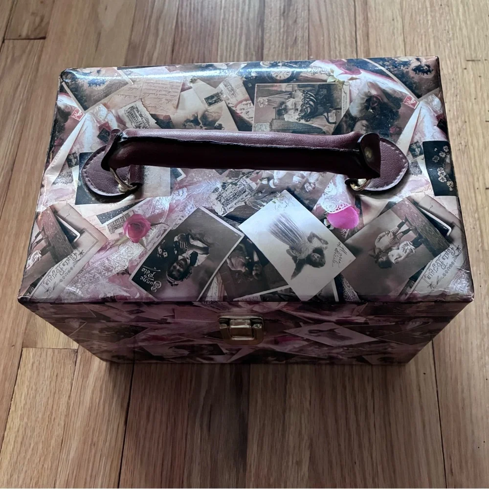 90’s Jewelry case with removable tray and mirror, ‘Victorian Postcards’
